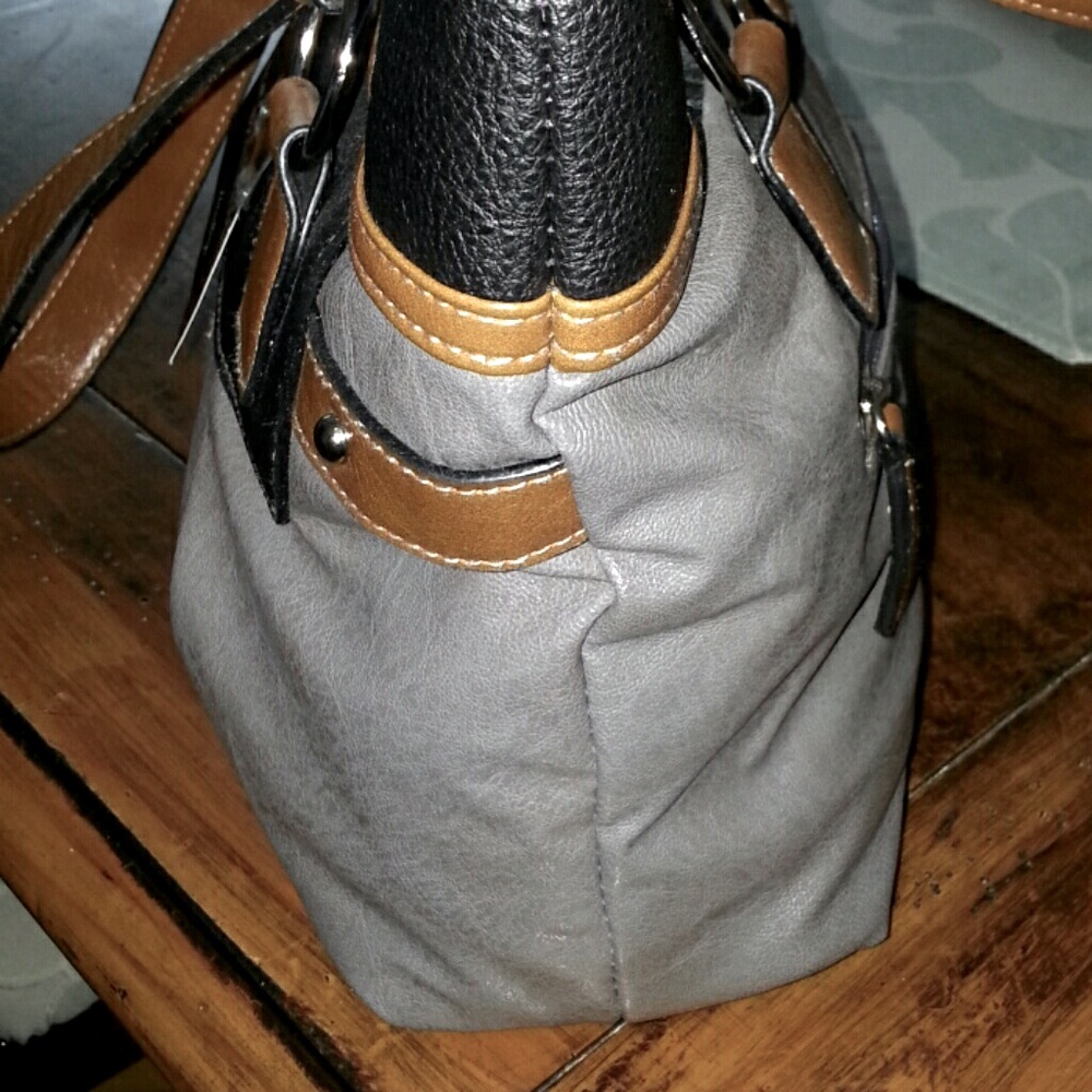 Harve Benard Shoulder Bag. NWT - Picture 7 of 8